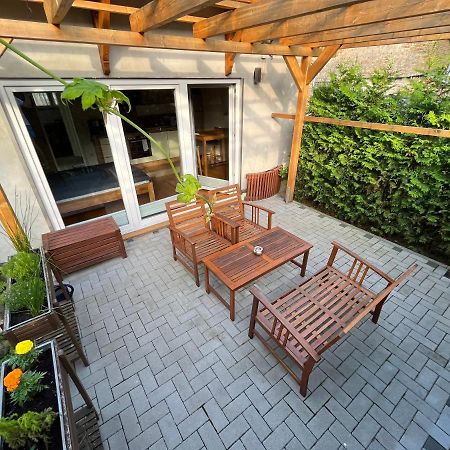 Ferienwohnung Im Stadtzentrum Von Bernau - Komfortable Wohnung Mit 2 Zimmern, Bad, Spuelmaschine, Waschmaschine, Komplette Kueche, Wlan, Terrasse, Ruhige Lage 柏林附近贝尔瑙 外观 照片