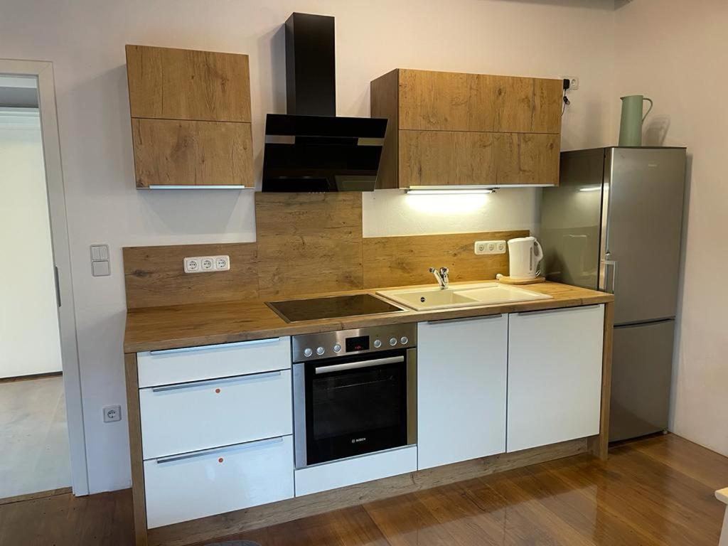 Ferienwohnung Im Stadtzentrum Von Bernau - Komfortable Wohnung Mit 2 Zimmern, Bad, Spuelmaschine, Waschmaschine, Komplette Kueche, Wlan, Terrasse, Ruhige Lage 柏林附近贝尔瑙 外观 照片