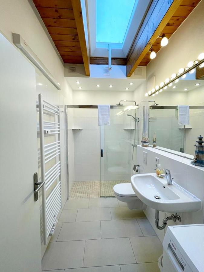 Ferienwohnung Im Stadtzentrum Von Bernau - Komfortable Wohnung Mit 2 Zimmern, Bad, Spuelmaschine, Waschmaschine, Komplette Kueche, Wlan, Terrasse, Ruhige Lage 柏林附近贝尔瑙 外观 照片