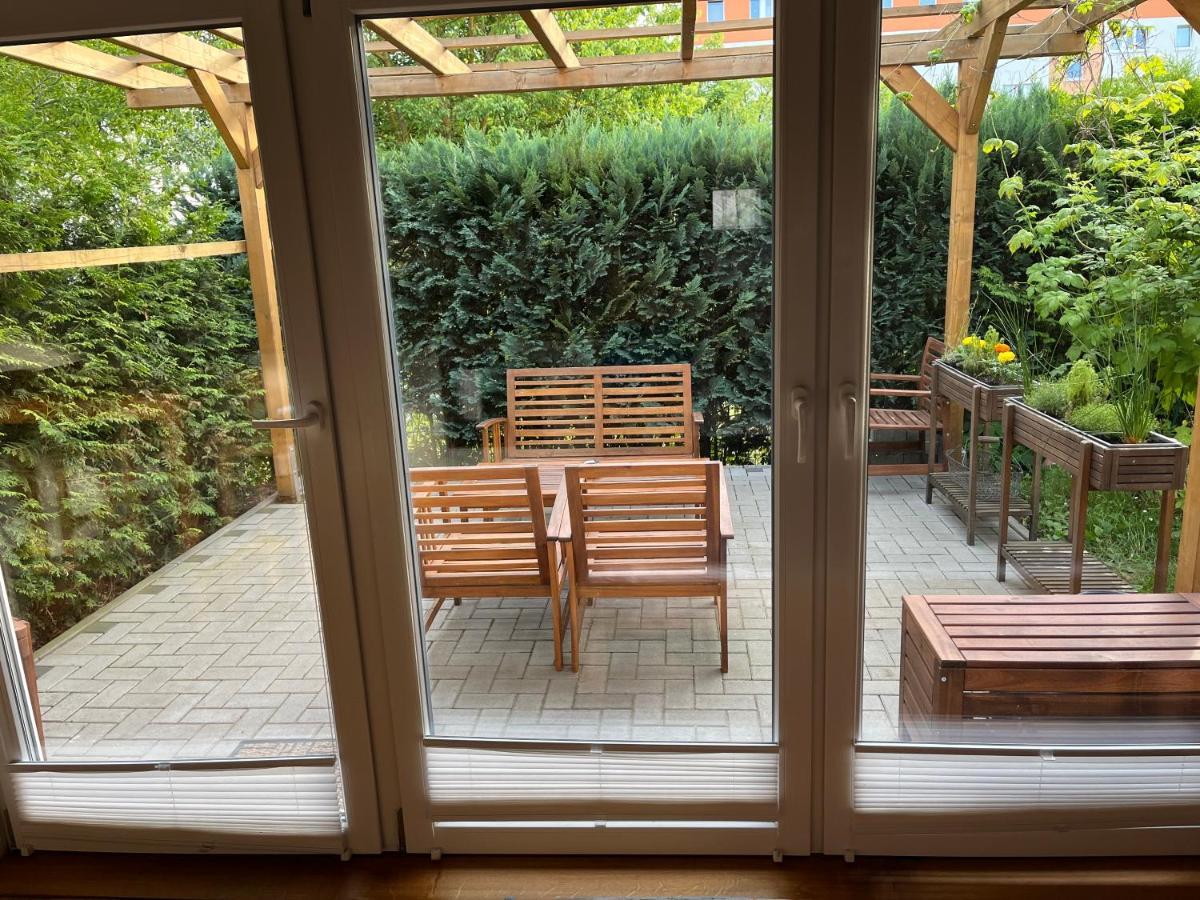 Ferienwohnung Im Stadtzentrum Von Bernau - Komfortable Wohnung Mit 2 Zimmern, Bad, Spuelmaschine, Waschmaschine, Komplette Kueche, Wlan, Terrasse, Ruhige Lage 柏林附近贝尔瑙 外观 照片